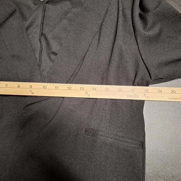 Elegant Black Women's Blazer - Picture 6 of 7